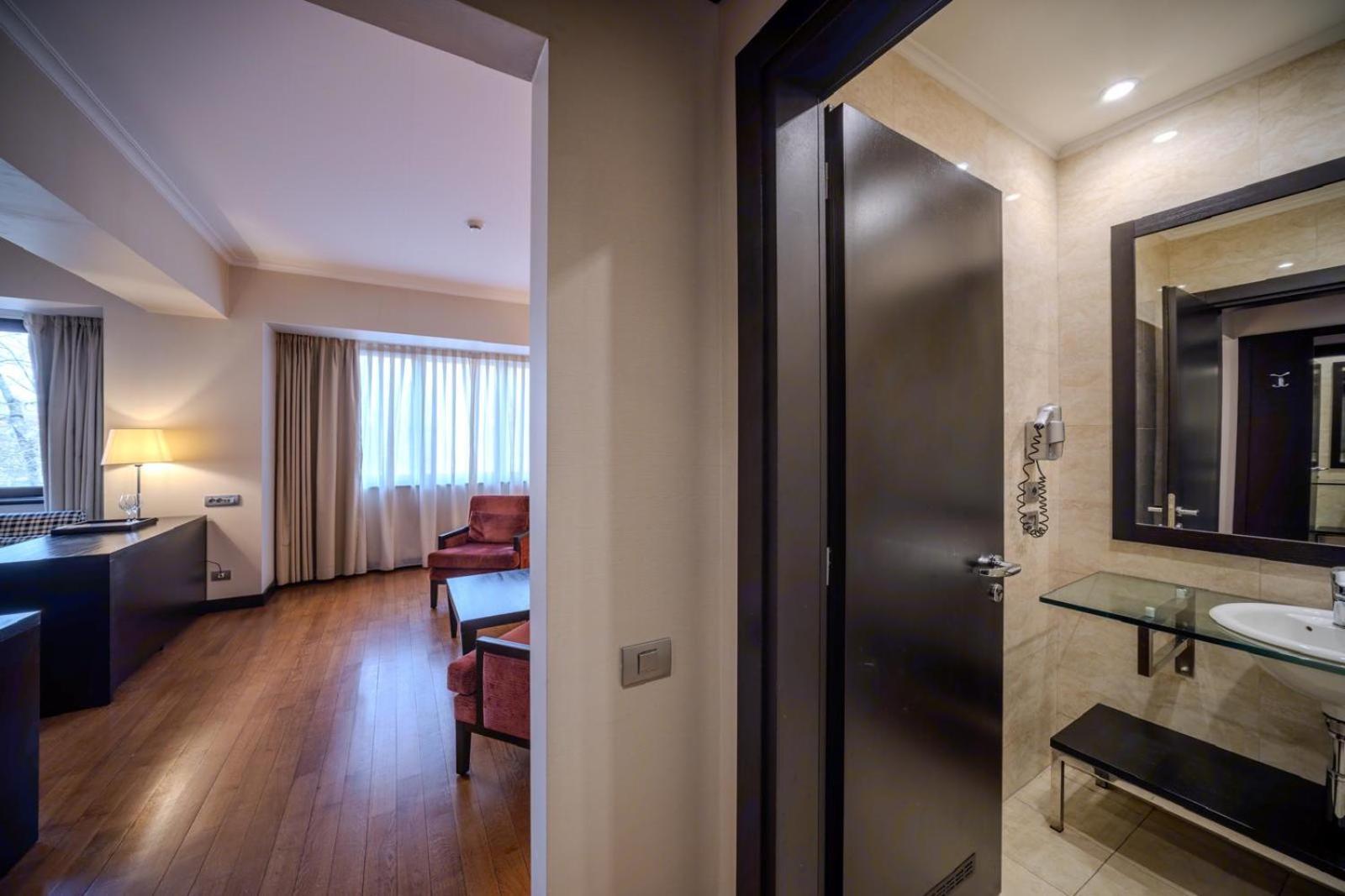 Hotel Rivo Тимишоара Экстерьер фото