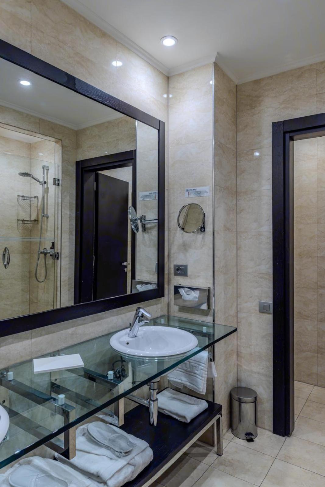 Hotel Rivo Тимишоара Экстерьер фото
