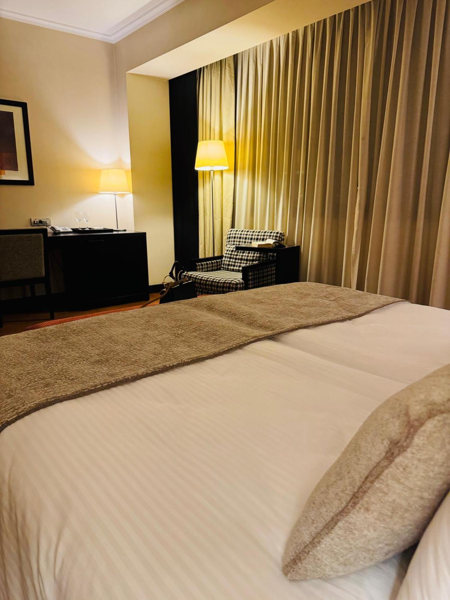 Hotel Rivo Тимишоара Экстерьер фото